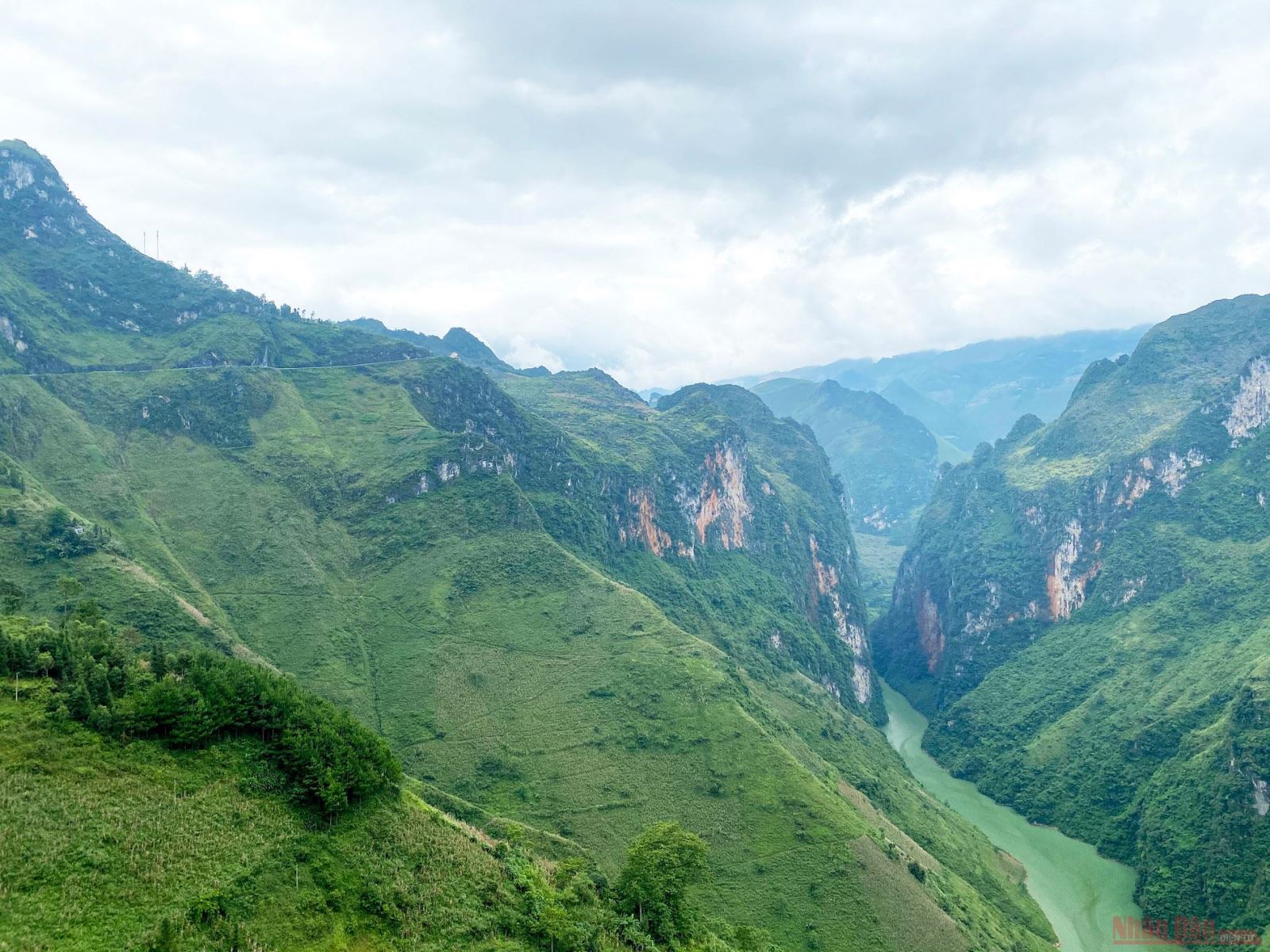 Ngắm sông Nho Quế 