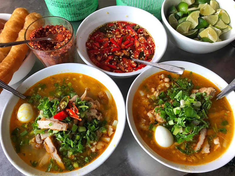 Du lịch Đà Nẵng ăn gì? 10 món ngon nhất định phải thử