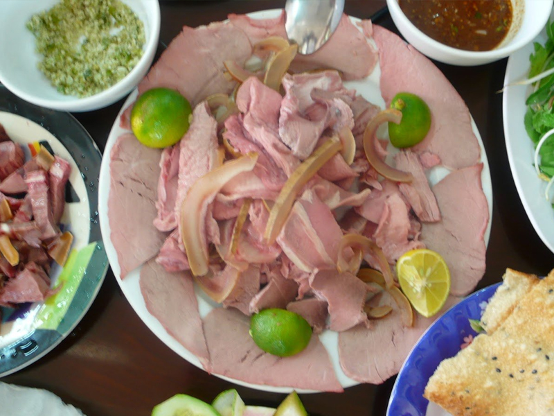 Du lịch Đà Nẵng ăn gì? 10 món ngon nhất định phải thử