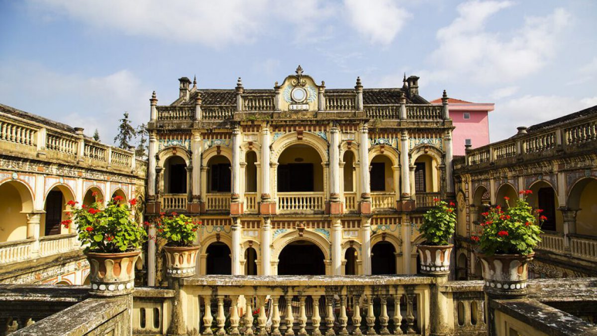 Dinh Hoàng A Tưởng (Lâu Đài Hoàng Yến Chao)