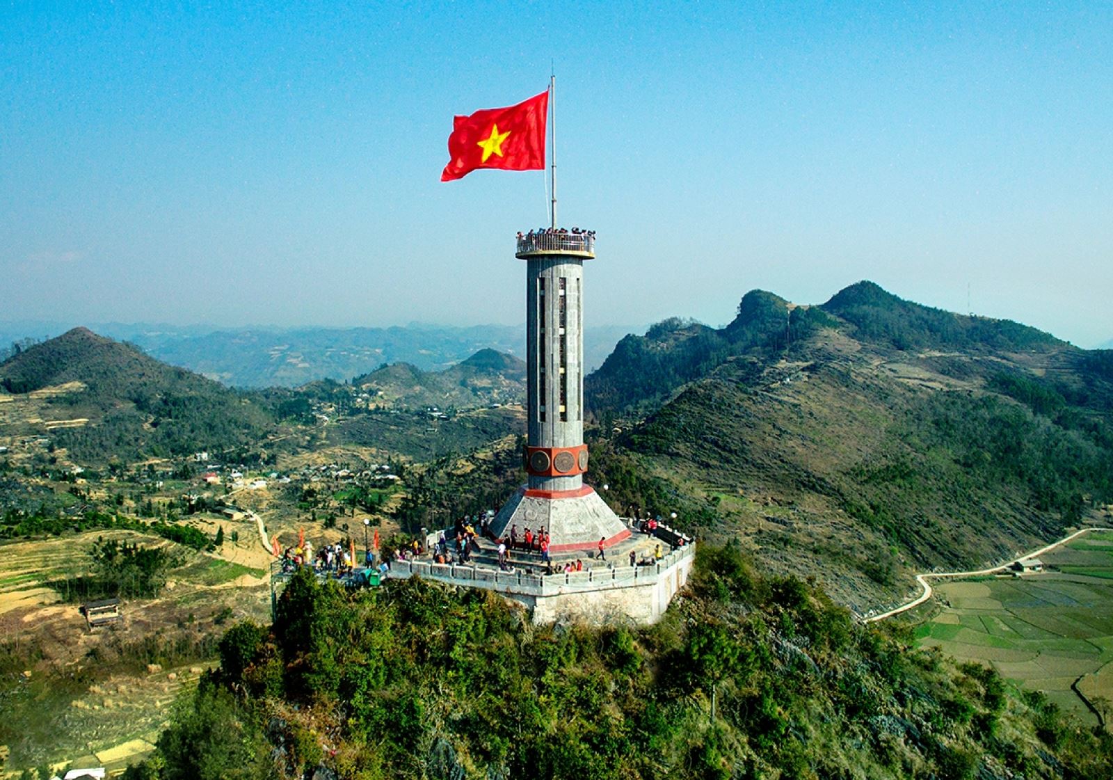 DU LỊCH ĐÔNG - TÂY BẮC